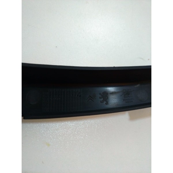 Moldura Inferior Tampa Traseira Citroen C3