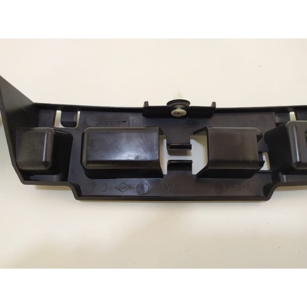 Guia Central Para-choque Traseiro Renault Megane Sedam