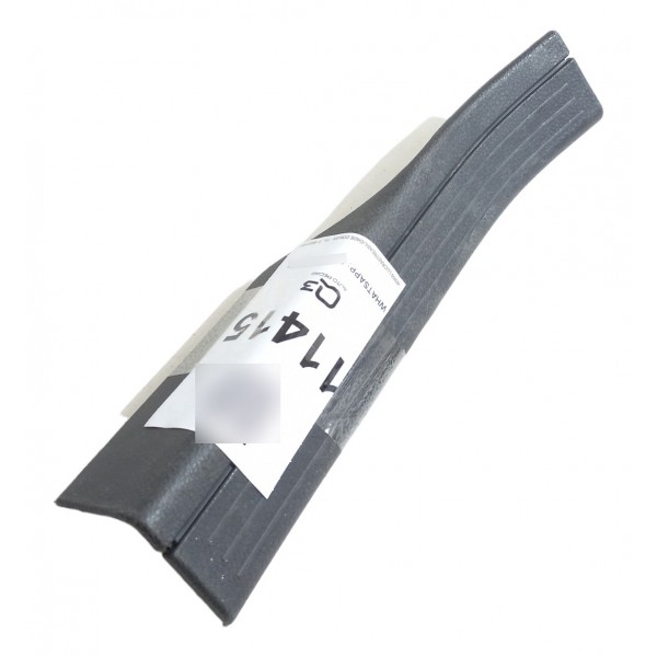 Acabamento Moldura Traseira Esquerda Mercedes Benz C180