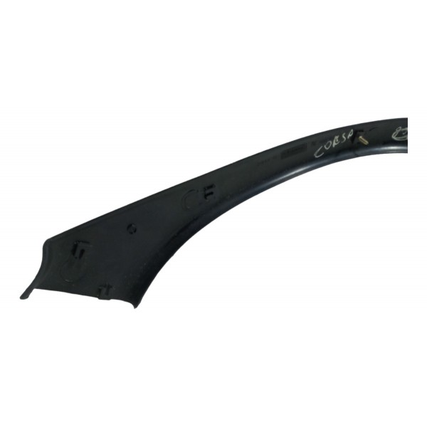 Moldura Paralama Traseira Esquerda Chevrolet Corsa 2001