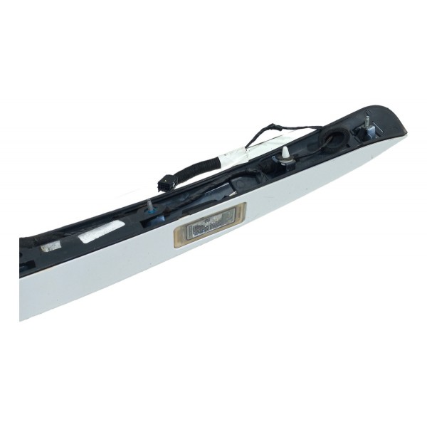 Moldura Aplique Tampa Traseira C/luz Placa Gm Tracker 2016