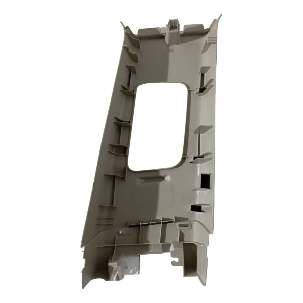 Acabamento Coluna Central Esquerda Mitsubishi Outlander 2015