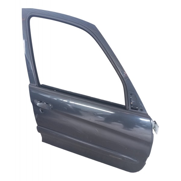Porta Dianteira Direita Citroen Xsara Picasso 2005 Detalhes