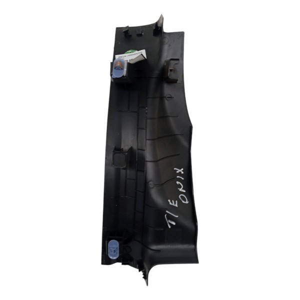 Moldura Soleira Traseira Esquerda Gm Onix 2013 14 15 16 17