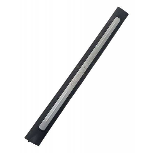 Soleira Porta Dianteira Direita Mercedes B180 B200 2008 2009