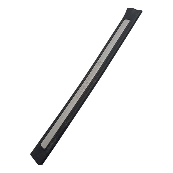 Soleira Porta Dianteira Direita Mercedes B180 B200 2008 2009