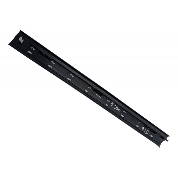 Soleira Porta Dianteira Direita Mercedes B180 B200 2008 2009