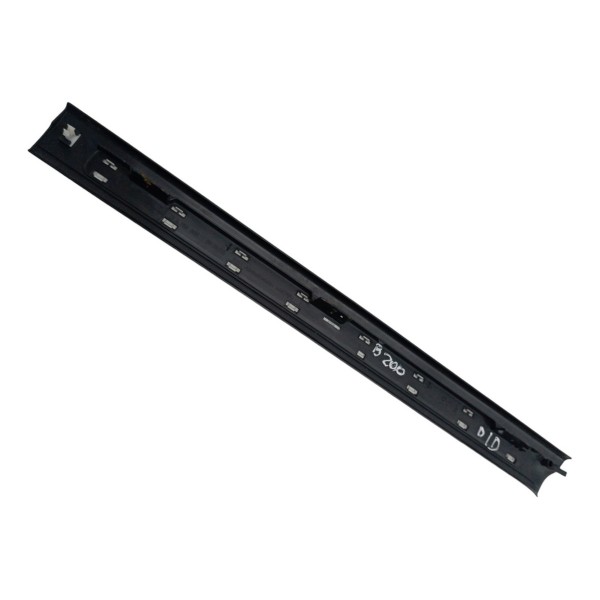 Soleira Porta Dianteira Direita Mercedes B180 B200 2008 2009
