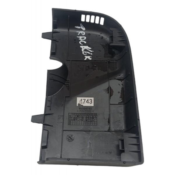 Moldura Direita Sensor Parabrisa Chevrolet Tracker 2017 2018