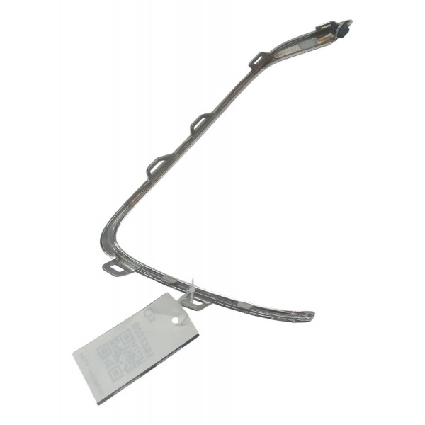 Friso Cromado Farol Milha Direito Gm Tracker 2018 19 Detalhe
