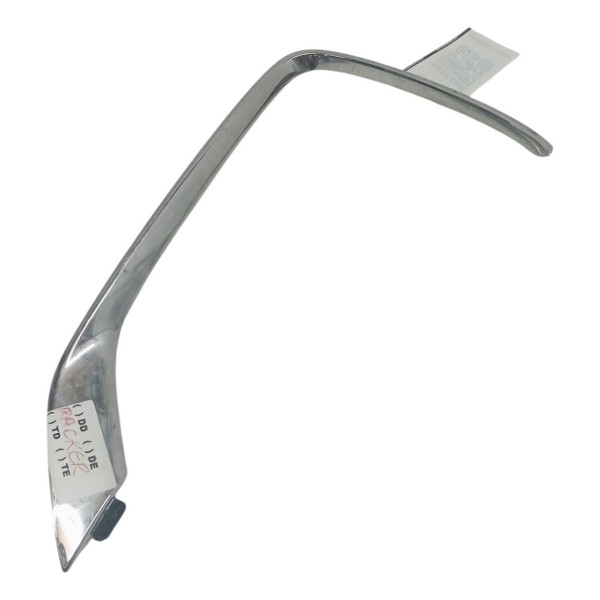 Friso Cromado Farol Milha Direito Gm Tracker 2018 19 Detalhe