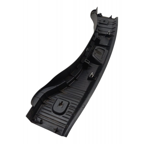 Moldura Soleira Porta Malas Chevrolet Tracker 2018 2019 2020