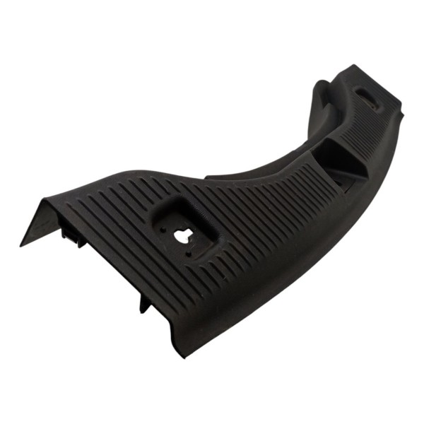 Moldura Soleira Porta Malas Chevrolet Tracker 2018 2019 2020