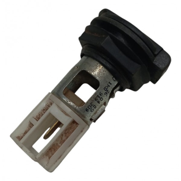 Tomada 12v Porta Malas Volkswagen Jetta Variant 2009 2010 11