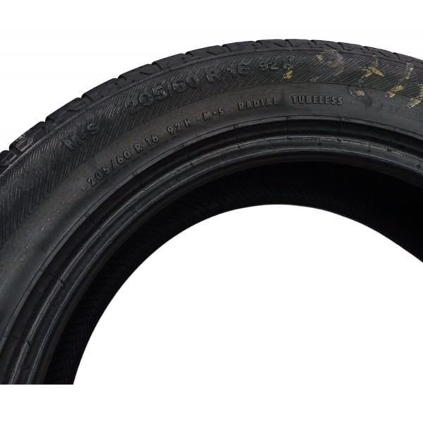 Pneu 205/60/r16 Brarum Bravuris 4x4