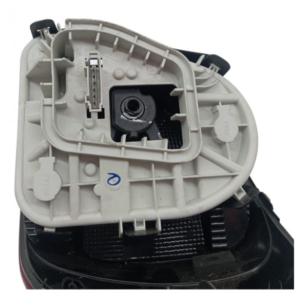 Lanterna Traseira Esquerda Volkswagen Gol G6 2013 2014 2015