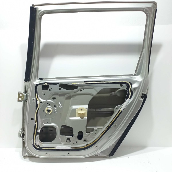 Porta Traseira Direita Peugeot 307 Sw Detalhes