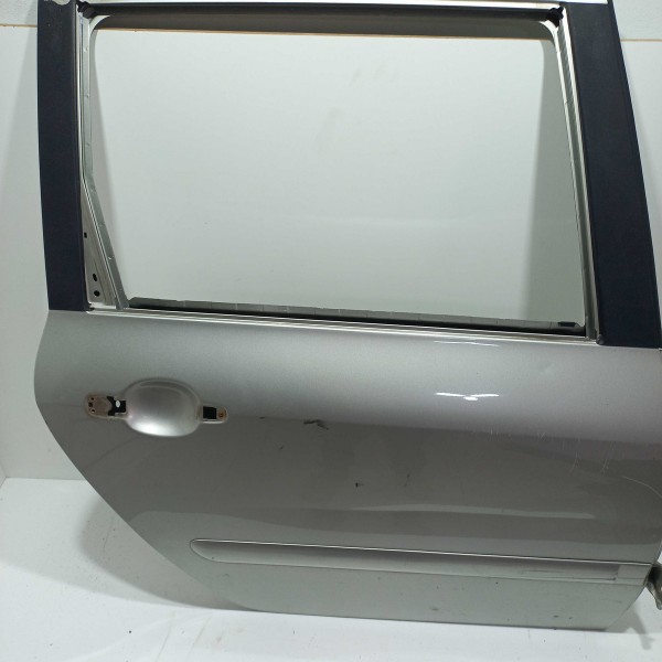 Porta Traseira Direita Peugeot 307 Sw Detalhes