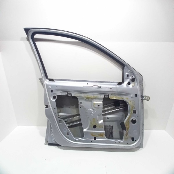Porta Dianteira Esquerda Renault Megane Detalhes