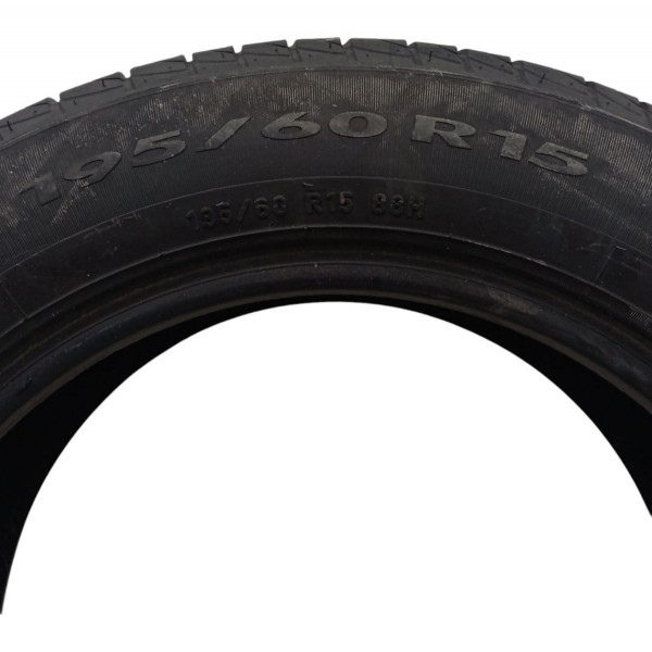 Pneu 185/60-15 Pirelli Aro 15