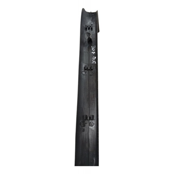 Moldura Soleira Dianteira Esquerda Peugeot 307 2004 2005