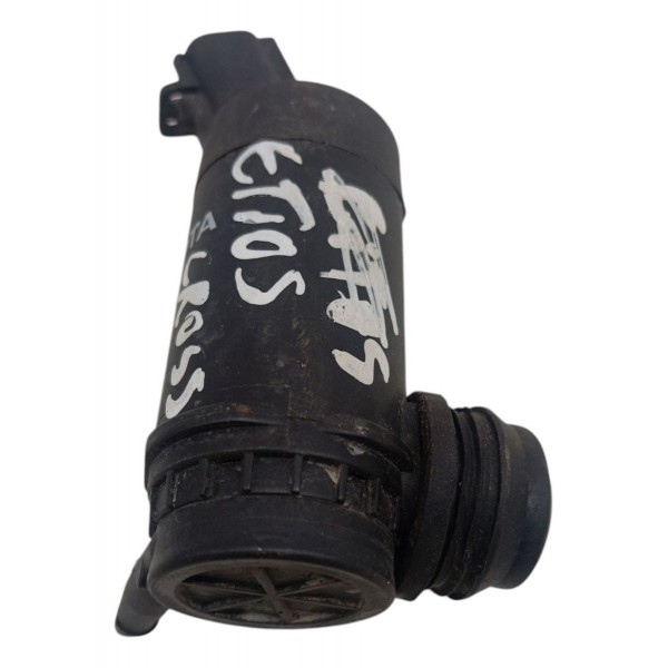 Bomba Reservatório Limpador Parabrisa Toyota Etios 2015 Bomba Reservatório Limpador Parabrisa Toyota Etios 2015