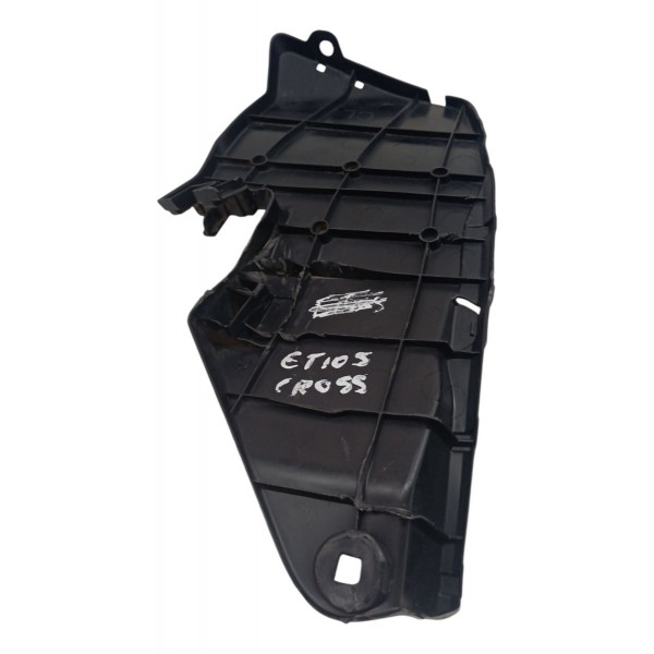 Parabarro Traseiro Esquerdo Toyota Etios 2015 2016 Detalhe Parabarro Traseiro Esquerdo Toyota Etios 2015 2016 Detalhe