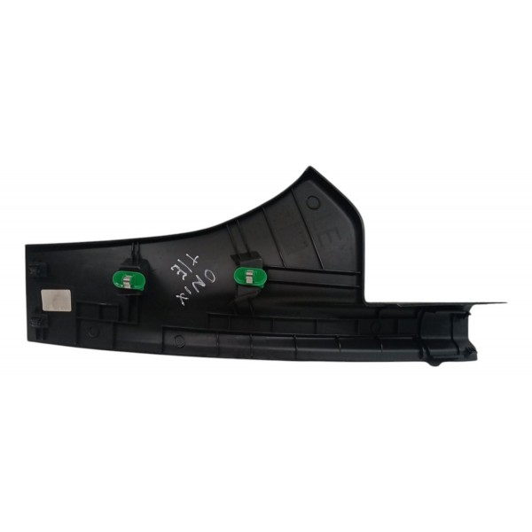 Acabamento Soleira Traseira Esquerda Chevrolet Onix 2021 Acabamento Soleira Traseira Esquerda Chevrolet Onix 2021