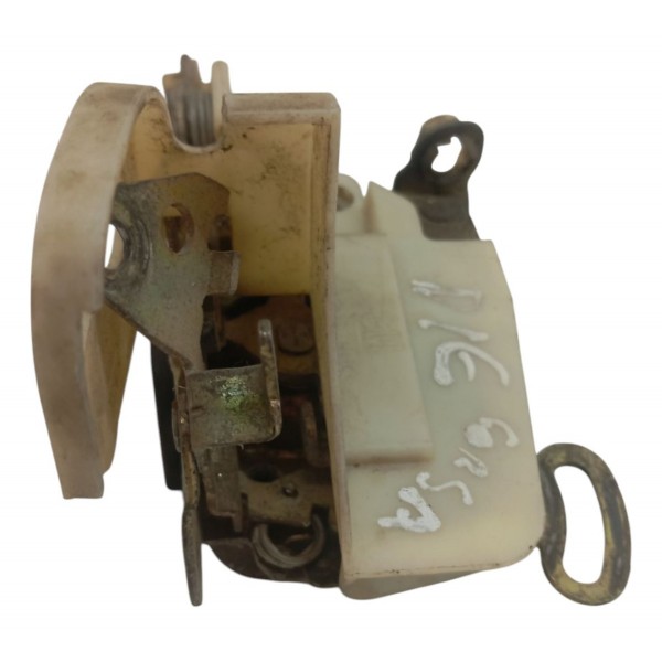 Fechadura Dianteira Esquerda Chevrolet Corsa 96 97 98 99 Fechadura Dianteira Esquerda Chevrolet Corsa 96 97 98 99