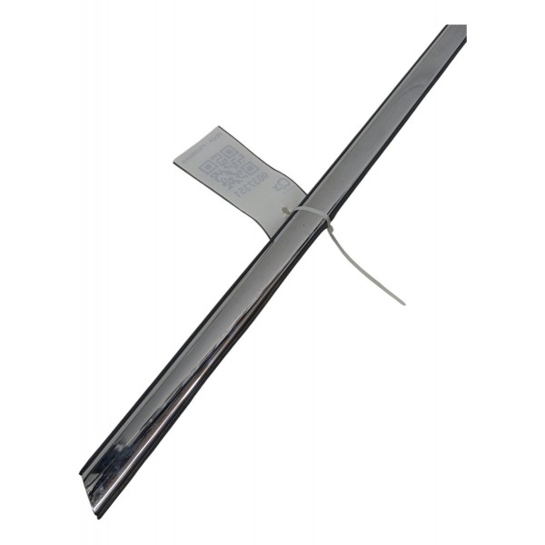 Pestana Externa Dianteira Esquerda Ford New Fiesta 1.6 2016 Prata Pestana Externa Dianteira Esquerda Ford New Fiesta 1.6 2016 Prata