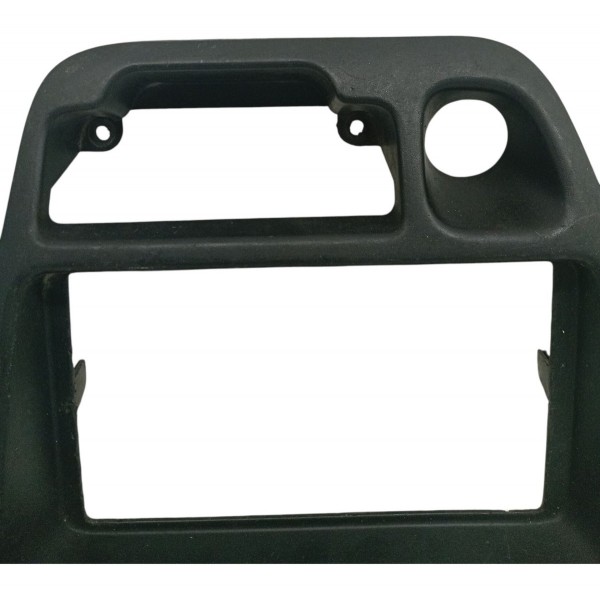 Moldura Painel Central Chevrolet Tracker 2004 Detalhe