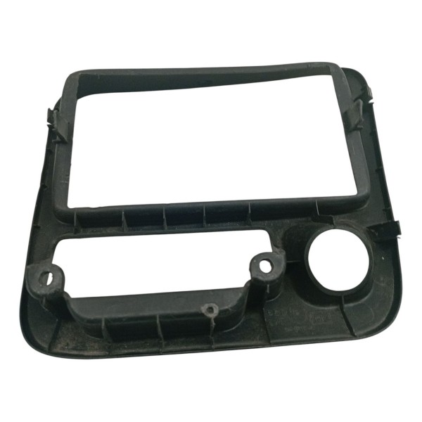 Moldura Painel Central Chevrolet Tracker 2004 Detalhe