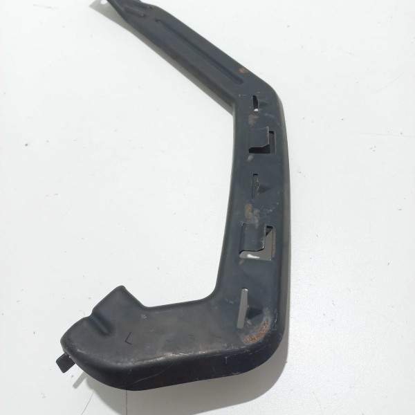 Guia Farol Lado Esquerdo Hyundai Hb20