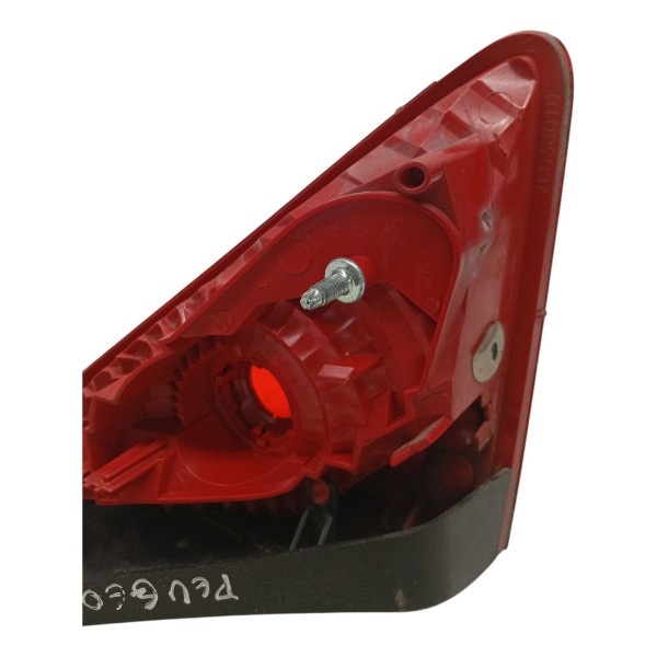 Lanterna Tampa Traseira Direita Peugeot 3008 2011 Lanterna Tampa Traseira Direita Peugeot 3008 2011