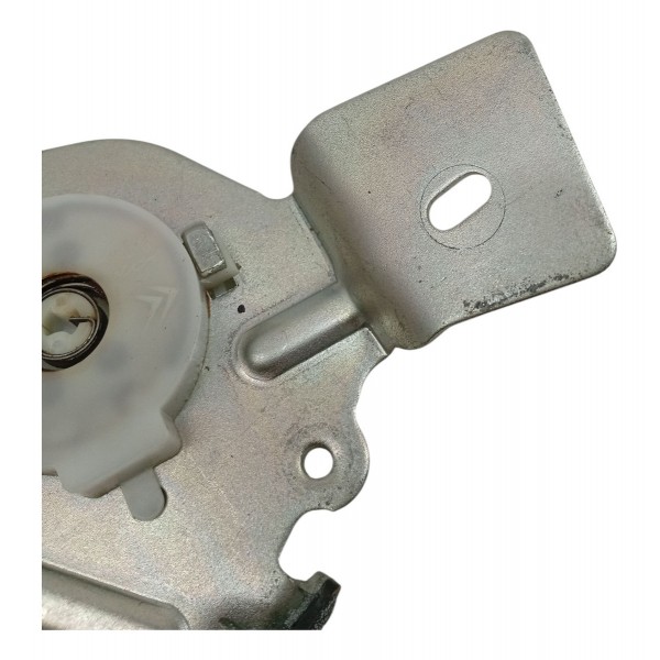 Mola Tampa Traseira Direita Peugeot 3008 2011 2012 2013