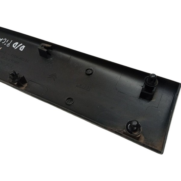 Friso Porta Dianteira Direita Citroen Picasso 2008 Friso Porta Dianteira Direita Citroen Picasso 2008