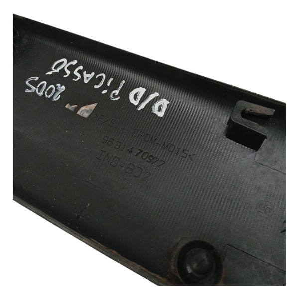Friso Porta Dianteira Direita Citroen Picasso 2008 Friso Porta Dianteira Direita Citroen Picasso 2008