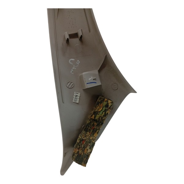 Moldura Parabrisa Esquerda Original Citroen C3 2018 Detalhe Moldura Parabrisa Esquerda Original Citroen C3 2018 Detalhe