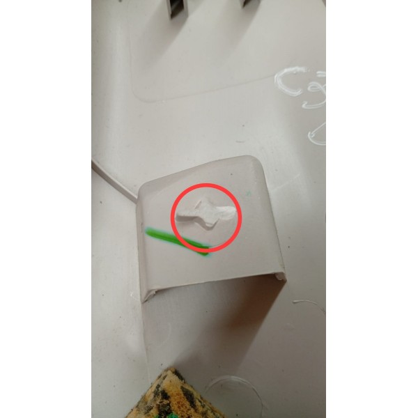 Moldura Parabrisa Direita Original Citroen C3 2018 Detalhe