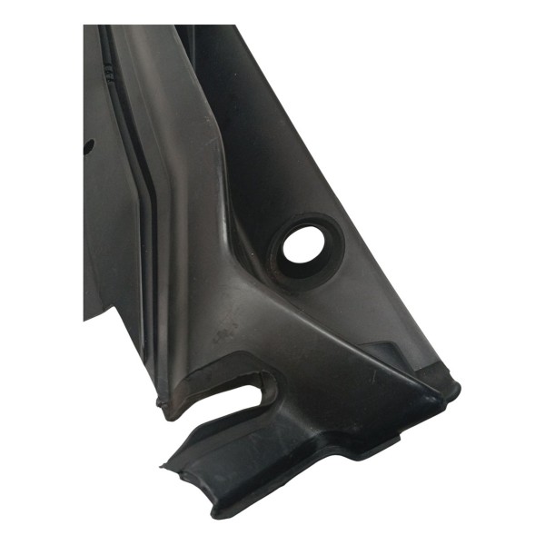 Churrasqueira Parabrisa Citroen C4 Picasso 2009 Detalhe Churrasqueira Parabrisa Citroen C4 Picasso 2009 Detalhe