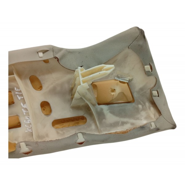 Acabamento Banco Traseiro Esquerdo Volvo Xc60 2012 Detalhe