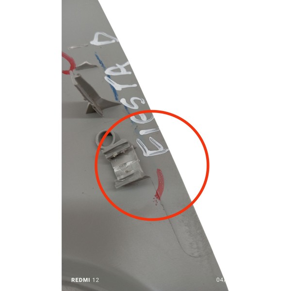 Moldura  Parabrisa Esquerdo Ford Fiesta 2007 Detalhe Moldura  Parabrisa Esquerdo Ford Fiesta 2007 Detalhe