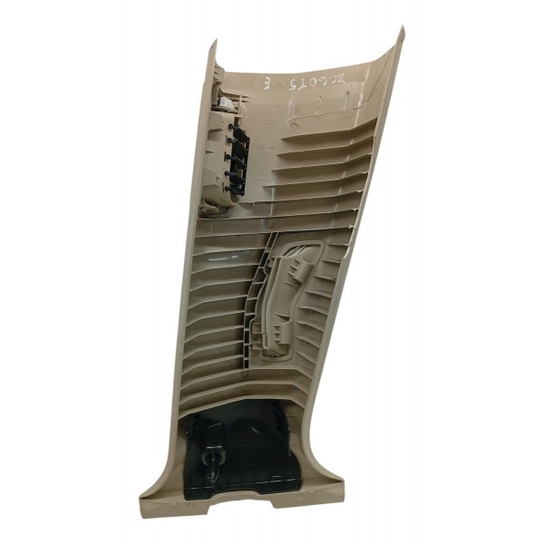 Moldura Difusor Coluna Superior Esquerda Volvo Xc60 2.0 2012