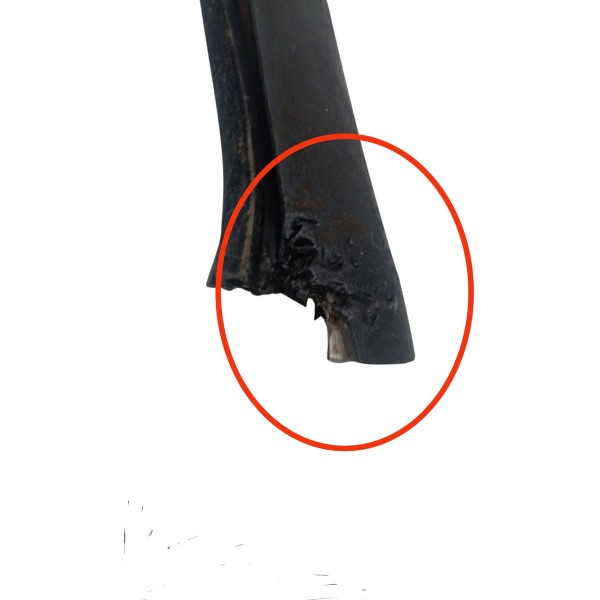 Pestana Traseira Esquerda Chevrolet Astra Sedan 2006 Detalhe Pestana Traseira Esquerda Chevrolet Astra Sedan 2006 Detalhe