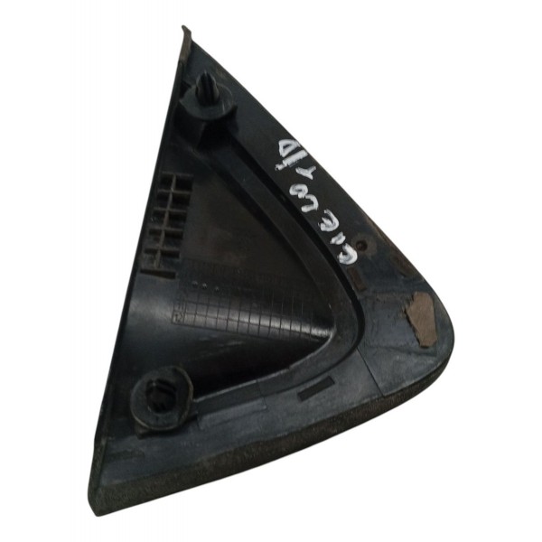 Acabamento Lateral Traseiro Direito Chery Cielo Sedan 2012