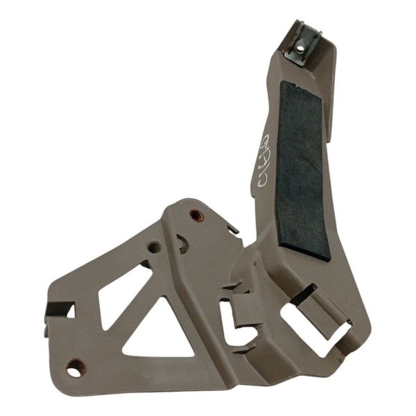 Suporte Fechadura Traseiro Esquerdo Chery Cielo Sedan 2012