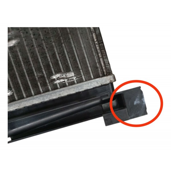 Radiador Água Renault Sandero Logan 1.0 2017 Detalhe Radiador Água Renault Sandero Logan 1.0 2017 Detalhe