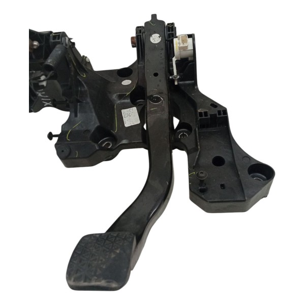 Pedaleira Freio Embreagem Chevrolet Onix 1.0 3cc 2020 2021 Pedaleira Freio Embreagem Chevrolet Onix 1.0 3cc 2020 2021