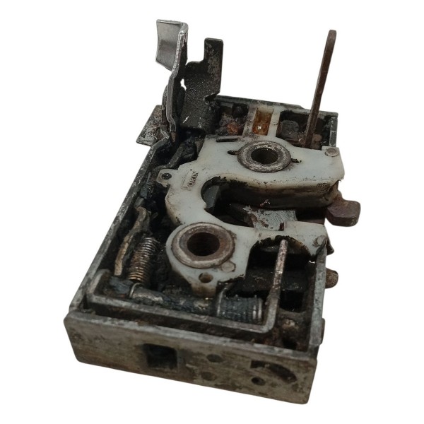 Fechadura Porta Dianteira Direita Volkswagen Santana Fechadura Porta Dianteira Direita Volkswagen Santana