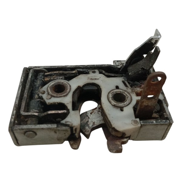 Fechadura Porta Dianteira Direita Volkswagen Santana Fechadura Porta Dianteira Direita Volkswagen Santana